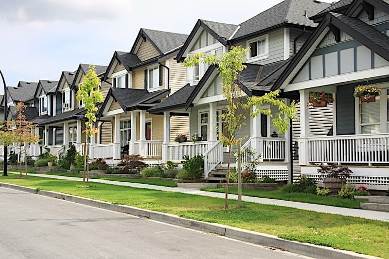 HOA community neighborhood maintained by professional cleaning